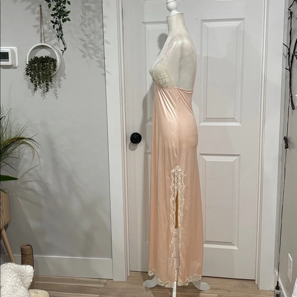 🌹Vintage Peach and Cream Lace Maxi Slip Dress🌹 - Picture 2 of 6